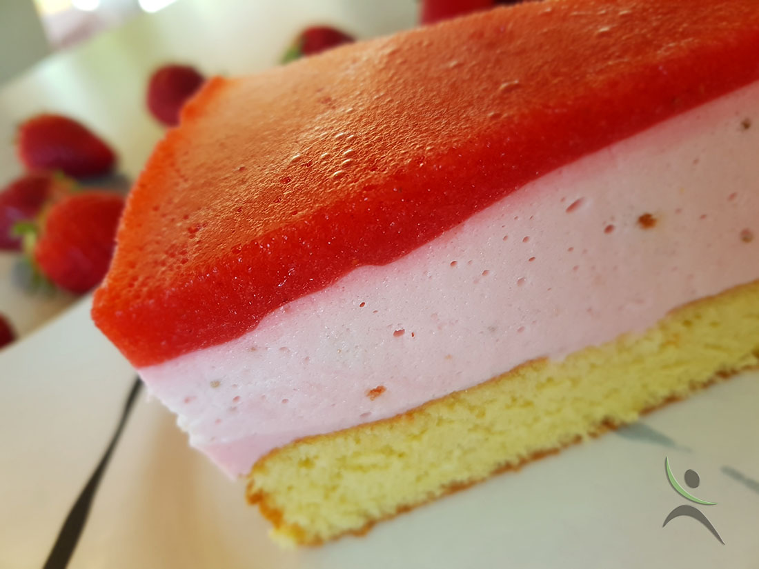 Erdbeer-Topfen-Joghurt Torte – Gesund und Bewegt by Jennifer Petz-Sekljic